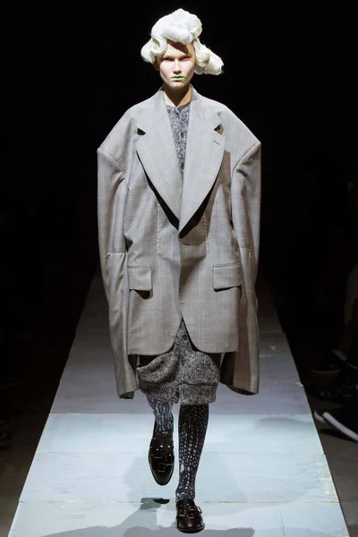 Look 1
